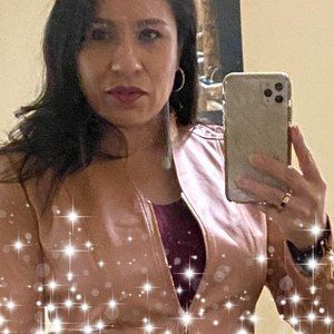 Meet your Posher, Adriana